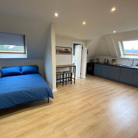 Lovely Spacious Loft Close To Train Station Worthing Exteriér fotografie