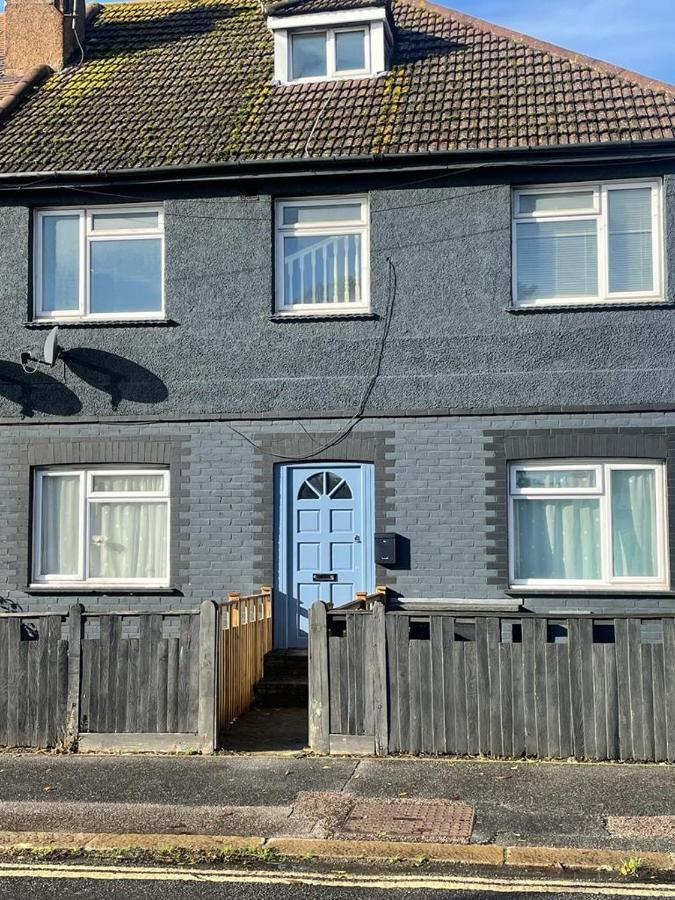 Lovely Spacious Loft Close To Train Station Worthing Exteriér fotografie