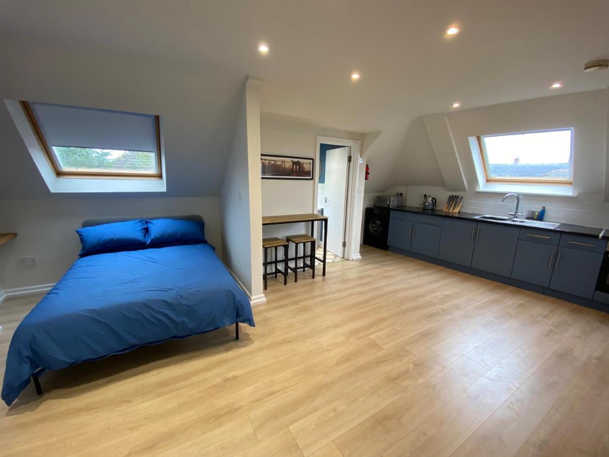 Lovely Spacious Loft Close To Train Station Worthing Exteriér fotografie