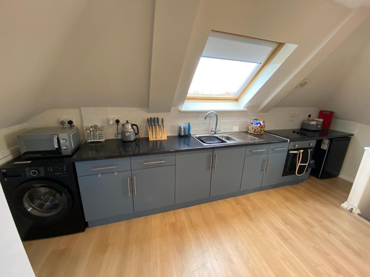 Lovely Spacious Loft Close To Train Station Worthing Exteriér fotografie