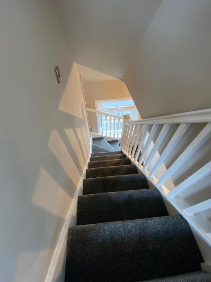 Lovely Spacious Loft Close To Train Station Worthing Exteriér fotografie