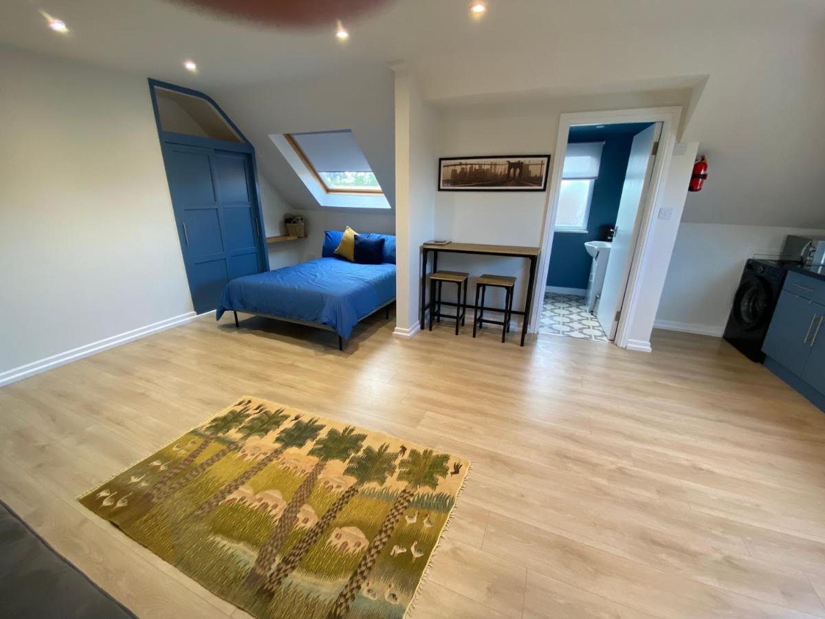 Lovely Spacious Loft Close To Train Station Worthing Exteriér fotografie