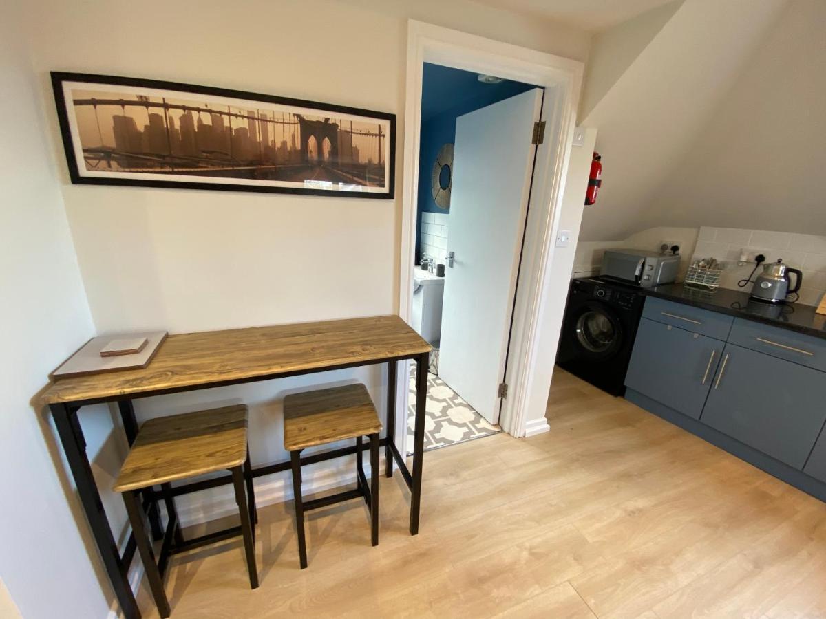 Lovely Spacious Loft Close To Train Station Worthing Exteriér fotografie