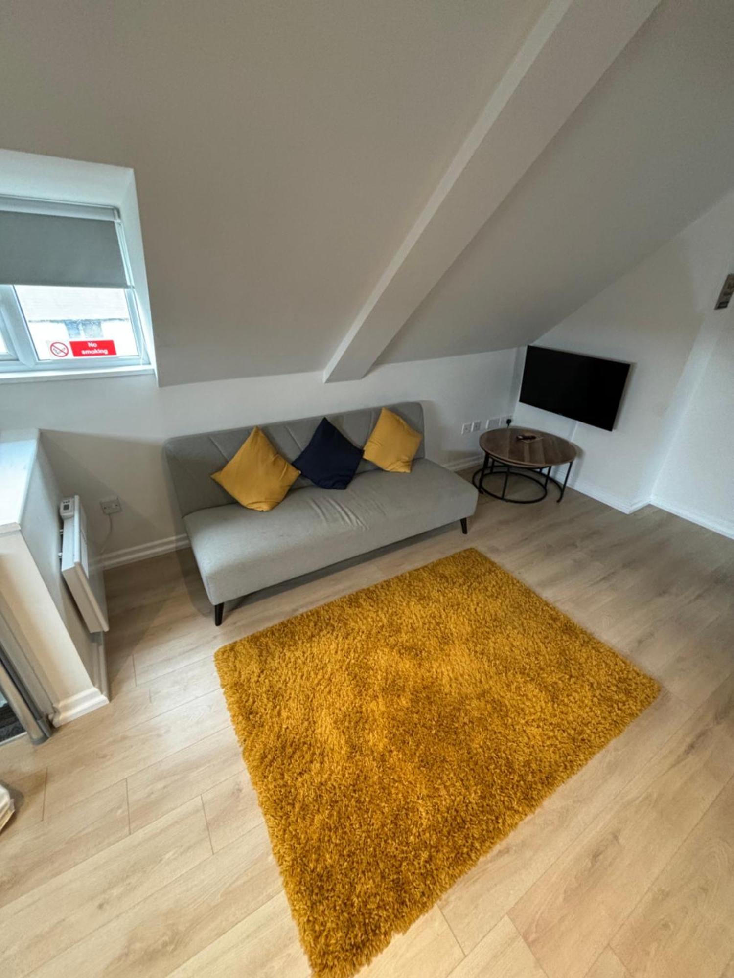 Lovely Spacious Loft Close To Train Station Worthing Exteriér fotografie
